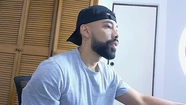 Snapshot of Blade_millerr chatting on May 2026 12:24:01 PM Blade millerr online show from May 2026 12:24:01 PM
