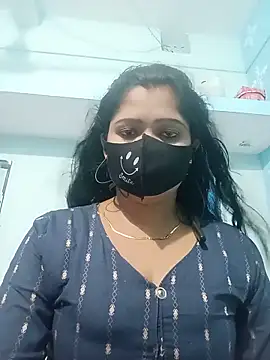 Raginilove online show from May 2026 07:11:02 PM