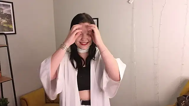 Veronica McKinney online show from May 2026 12:25:02 PM
