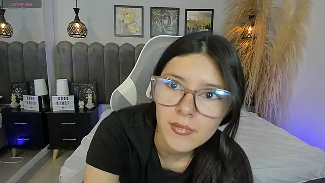 Snapshot of amber_hill__ chatting on May 2026 12:12:01 PM amber hill online show from May 2026 12:12:01 PM