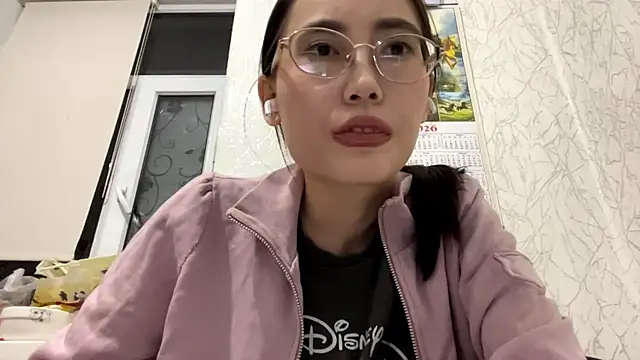 Snapshot of VickieTrudo chatting on June 2026 08:10:02 PM VickieTrudo online show from June 2026 08:10:02 PM