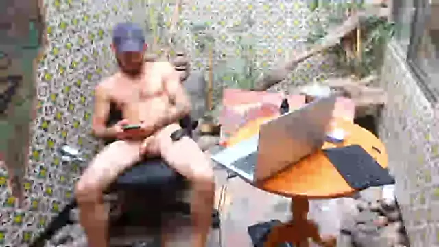 Snapshot of Clevername90 chatting on April 2026 12:09:02 AM Clevername90 online show from April 2026 12:09:02 AM