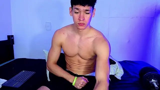 Luke Muscle online show from June 2026 02:39:01 AM