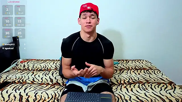 Luke Muscle online show from June 2026 11:53:02 PM