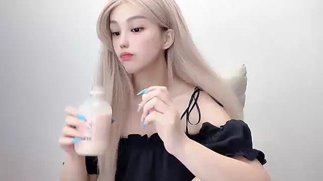 jiangjiang2005 online show from July 2026 06:45:02 PM