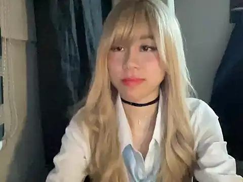 amberluiss online show from July 2026 11:38:02 AM