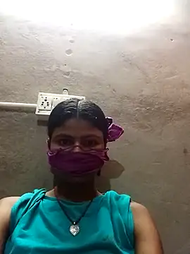 Snapshot of Tiyaasa chatting on May 2026 11:27:01 AM Tiyaasa online show from May 2026 11:27:01 AM