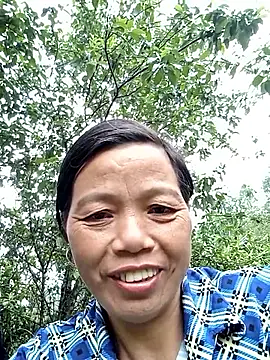Snapshot of Elfledaa chatting on June 2026 06:22:02 AM Elfledaa online show from June 2026 06:22:02 AM