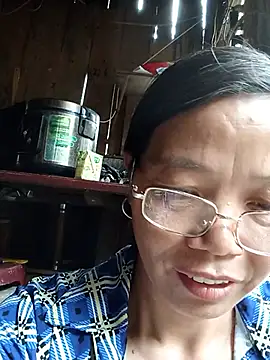 Snapshot of Elfledaa chatting on July 2026 04:38:01 AM Elfledaa online show from July 2026 04:38:01 AM