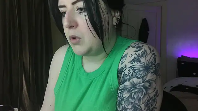 Snapshot of LucyLou31 chatting on August 2026 07:01:02 PM LucyLou31 online show from August 2026 07:01:02 PM