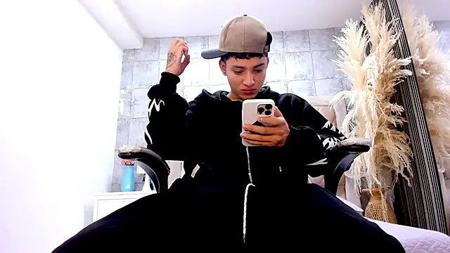 wesley boyy  online show from June 2026 09:09:01 PM