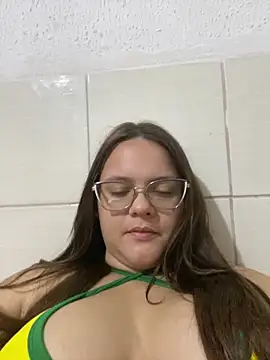 Snapshot of Laryssinha_69 chatting on June 2026 04:03:01 AM Laryssinha 69 online show from June 2026 04:03:01 AM
