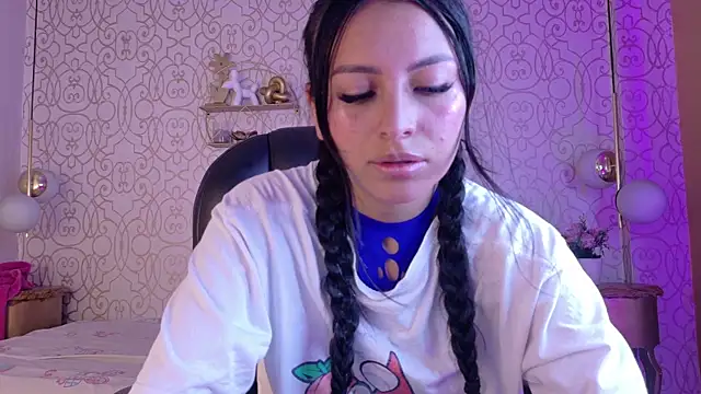 Laurengh  online show from May 2026 08:27:01 PM