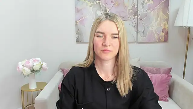 RoxyReignn online show from July 2026 09:16:01 PM