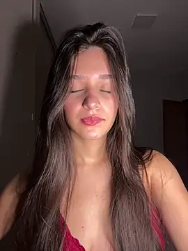 Snapshot of julhya_duarte chatting on May 2026 04:15:01 PM julhya duarte online show from May 2026 04:15:01 PM