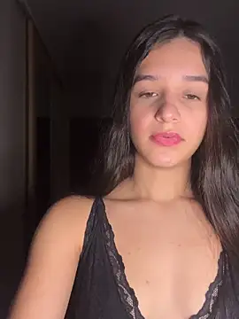 Snapshot of julhya_duarte chatting on May 2026 05:11:01 PM julhya duarte online show from May 2026 05:11:01 PM