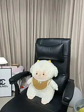 Luckysisi-s online show from July 2026 12:55:01 PM