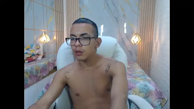 Snapshot of maximiliano_hotdevil chatting on May 2026 02:18:02 AM maximiliano hotdevil online show from May 2026 02:18:02 AM