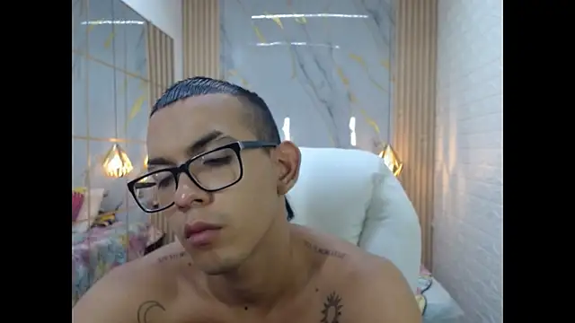Snapshot of maximiliano_hotdevil chatting on May 2026 08:22:02 AM maximiliano hotdevil online show from May 2026 08:22:02 AM