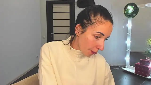 BouncySweety online show from December 2024 02:27:01 PM