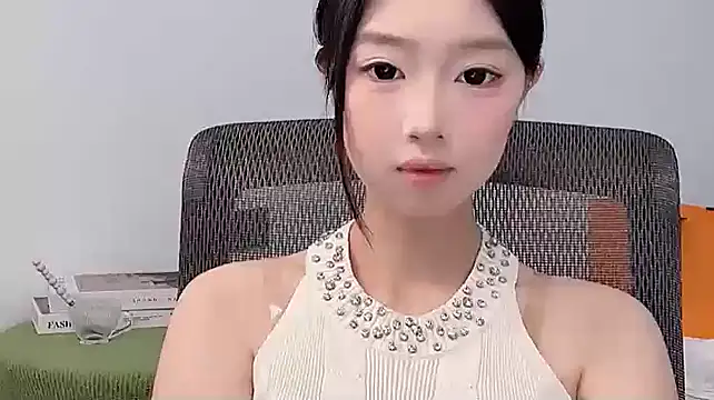 Yoyo33355 online show from May 2026 02:53:01 AM