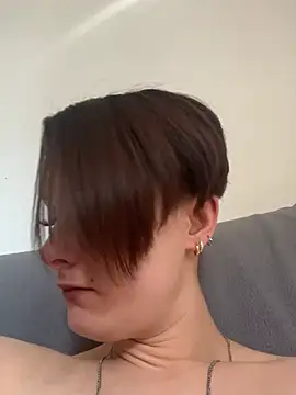 Quenn667 online show from May 2026 03:20:02 PM