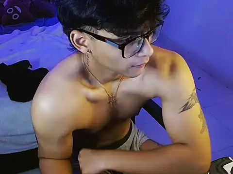 Snapshot of Mr_yisuzz chatting on May 2026 11:19:01 AM Mr yisuzz online show from May 2026 11:19:01 AM