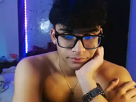 Snapshot of Mr_yisuzz chatting on May 2026 11:40:01 AM Mr yisuzz online show from May 2026 11:40:01 AM