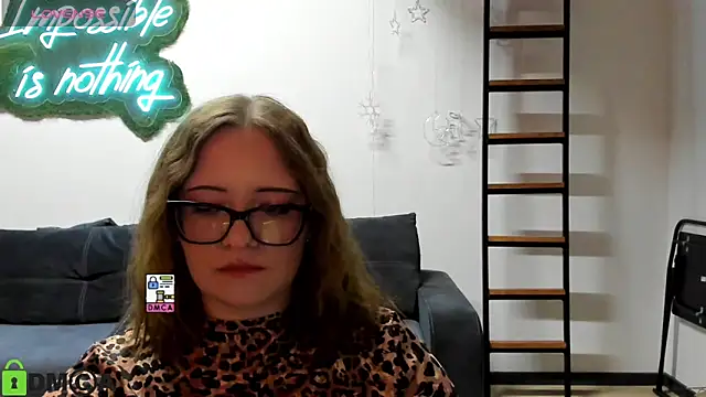 Snapshot of JuliNy_x chatting on May 2026 04:14:02 PM JuliNy x online show from May 2026 04:14:02 PM