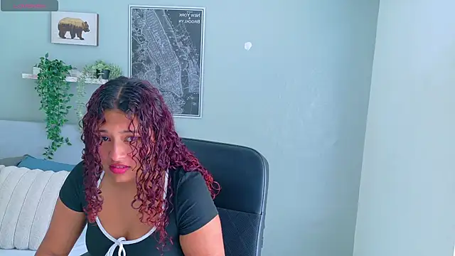 Snapshot of AmeliaLaurent_ chatting on July 2026 06:10:01 PM AmeliaLaurent online show from July 2026 06:10:01 PM