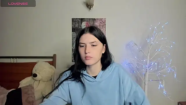 Kira Devi online show from May 2026 07:22:01 PM