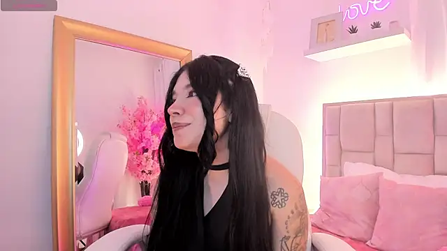 Snapshot of Isis_waifu_ chatting on May 2026 05:05:02 AM Isis waifu online show from May 2026 05:05:02 AM