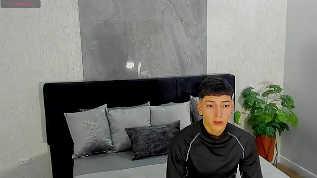 Snapshot of Gian_Rossi chatting on July 2026 08:06:02 AM Gian Rossi online show from July 2026 08:06:02 AM