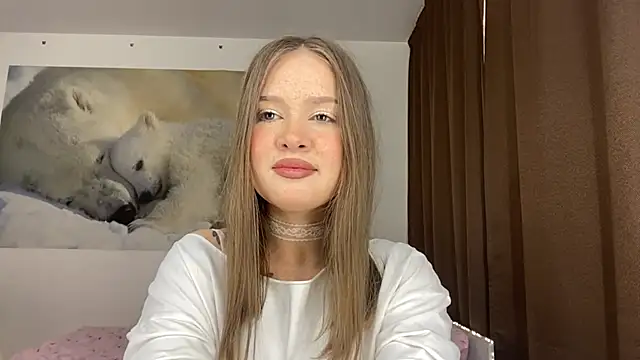 Snapshot of StefiMoon chatting on May 2026 01:30:02 PM StefiMoon online show from May 2026 01:30:02 PM