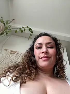 Snapshot of BellaNovaLove chatting on June 2026 08:55:01 PM BellaNovaLove online show from June 2026 08:55:01 PM