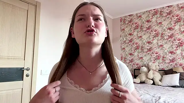 Snapshot of lizzzanatooo chatting on June 2026 03:03:03 PM lizzzanatooo online show from June 2026 03:03:03 PM