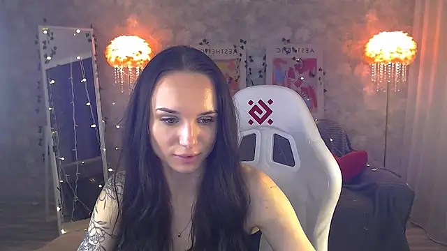 Snapshot of NicoleMerz chatting on June 2026 04:05:02 PM NicoleMerz online show from June 2026 04:05:02 PM