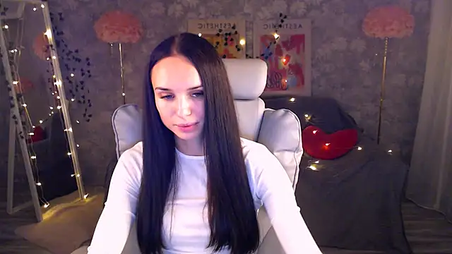 Snapshot of NicoleMerz chatting on June 2026 05:25:01 PM NicoleMerz online show from June 2026 05:25:01 PM