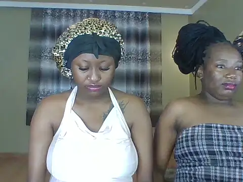 Snapshot of _Empress chatting on May 2026 06:33:01 AM Empress online show from May 2026 06:33:01 AM