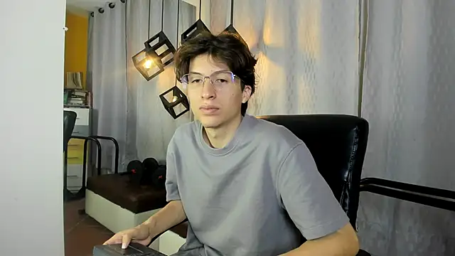 Marcoviolet online show from June 2026 06:13:02 PM