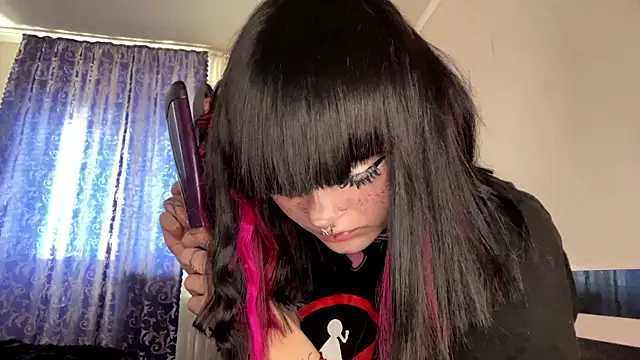 HolyCute online show from May 2026 12:34:01 PM