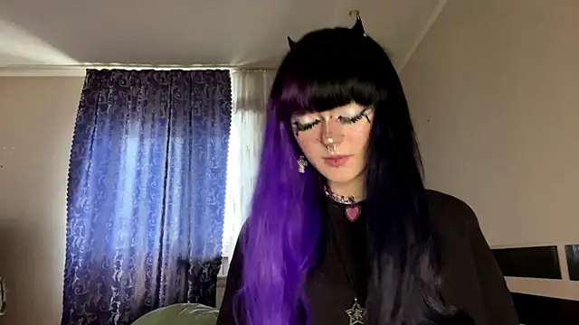 Snapshot of HolyCute chatting on June 2026 03:11:02 PM HolyCute online show from June 2026 03:11:02 PM
