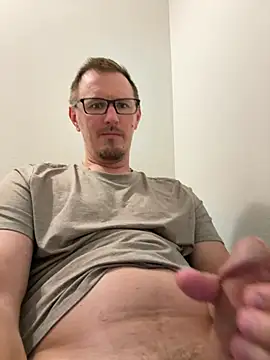 Snapshot of Hardpaul85 chatting on July 2026 03:40:01 PM Hardpaul85 online show from July 2026 03:40:01 PM