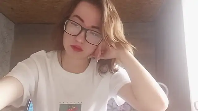 Snapshot of OliviaMoment chatting on June 2026 09:03:02 AM OliviaMoment online show from June 2026 09:03:02 AM