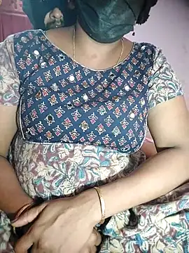 Snapshot of mallu_bindhu chatting on July 2026 07:05:01 PM mallu bindhu online show from July 2026 07:05:01 PM
