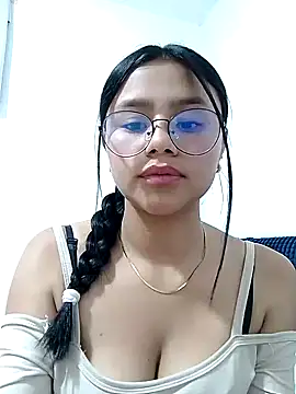 Snapshot of Sofielovee-01 chatting on July 2026 12:57:02 AM Sofielovee-01 online show from July 2026 12:57:02 AM