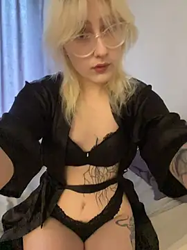 xp blondie online show from June 2026 01:43:02 PM