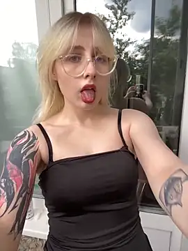 xp blondie online show from June 2026 01:14:01 PM