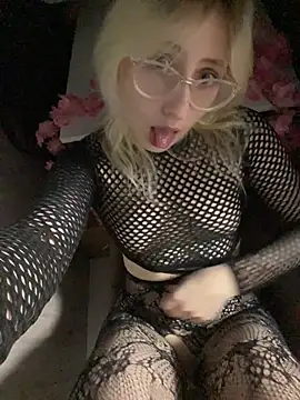 xp blondie online show from June 2026 07:29:01 PM