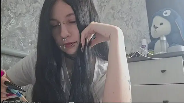 KrissyHiott online show from June 2026 04:14:02 AM